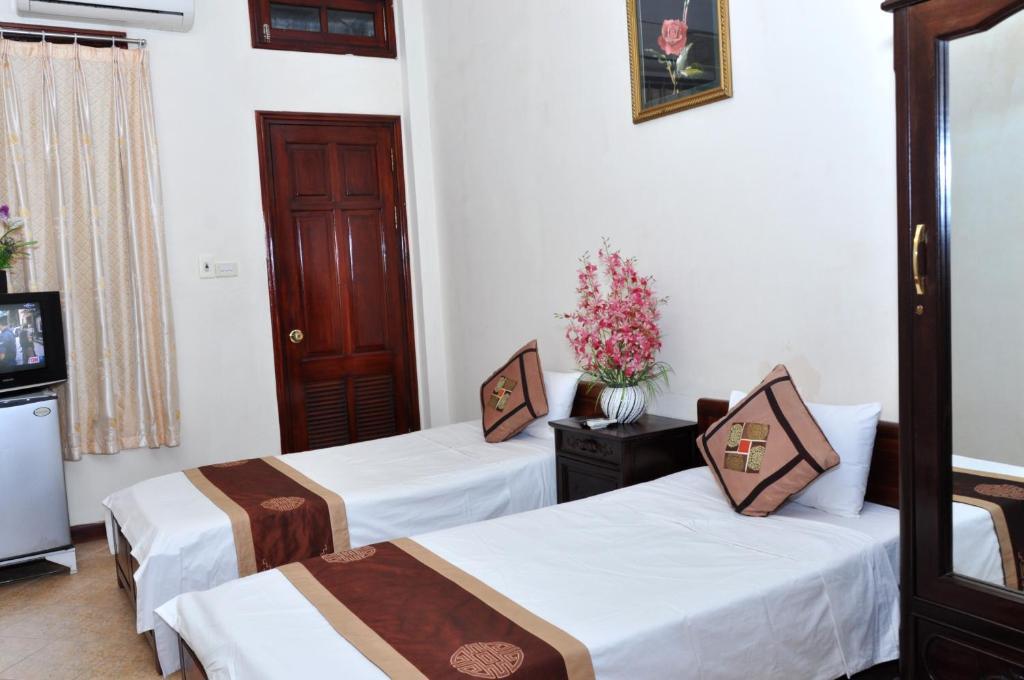 Sweet Family Guest House Ханой Стая снимка