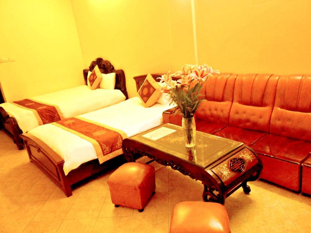 Sweet Family Guest House Ханой Стая снимка