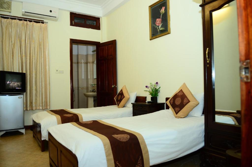Sweet Family Guest House Ханой Стая снимка